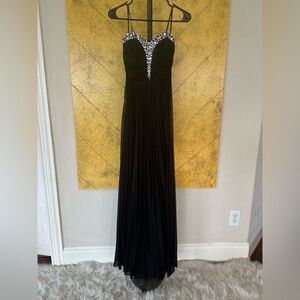 Size 5 Brand new from Nordstrom rack.